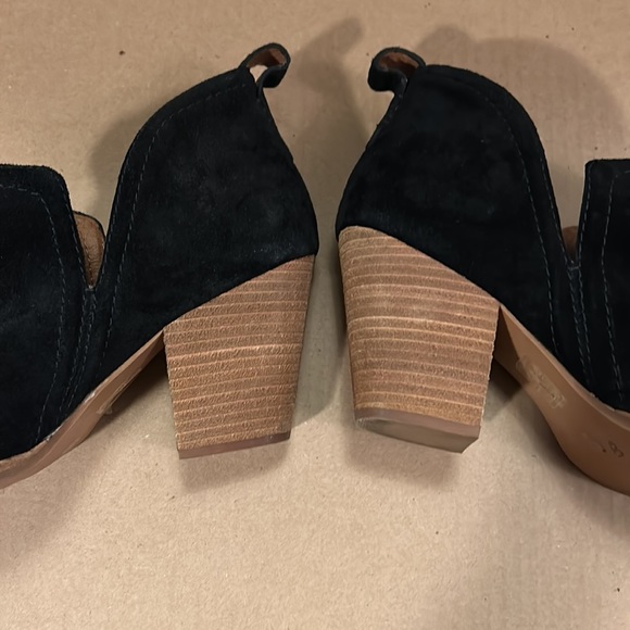 JEFFREY Campbell Rosalee Black Suede Booties size 9.5- like new condition - Picture 16 of 16